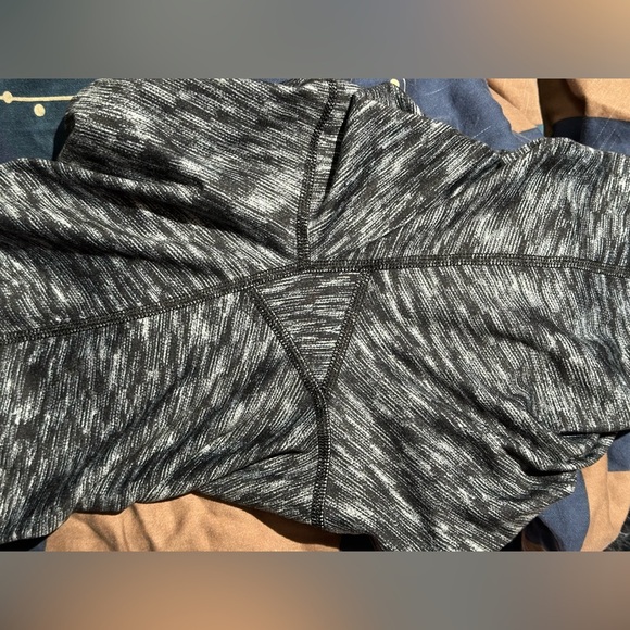 ⭐️Like New⭐️ Lululemon: Women’s Leggings- Size 6 - Picture 5 of 8